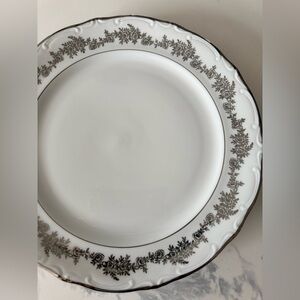 Set of 4 never used (Belkraft BKJ) Bavaria Germany Classique dinner plates